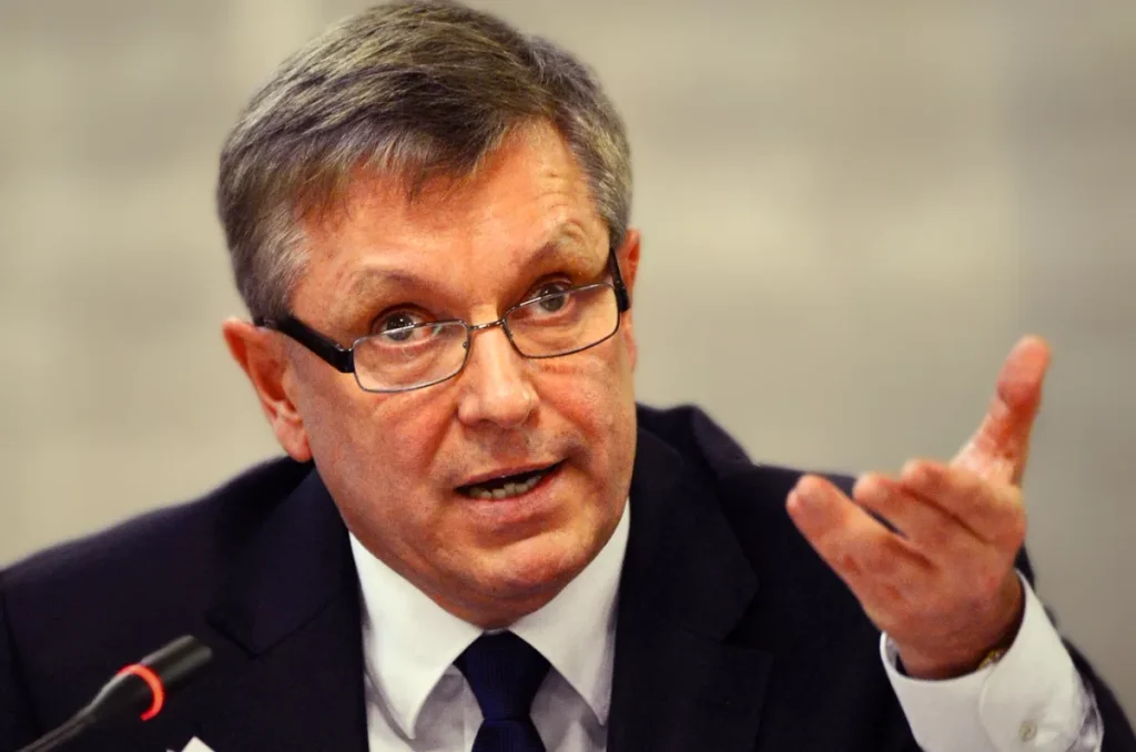 Fostul șef al Băncii Naționale reținut miercuri dimineață