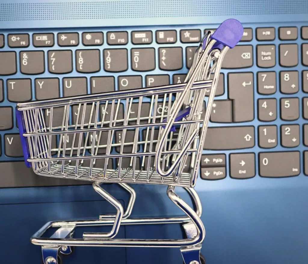 Sectorul de comerț electronic din România, estimat la 13,5 miliarde de euro în 2026
