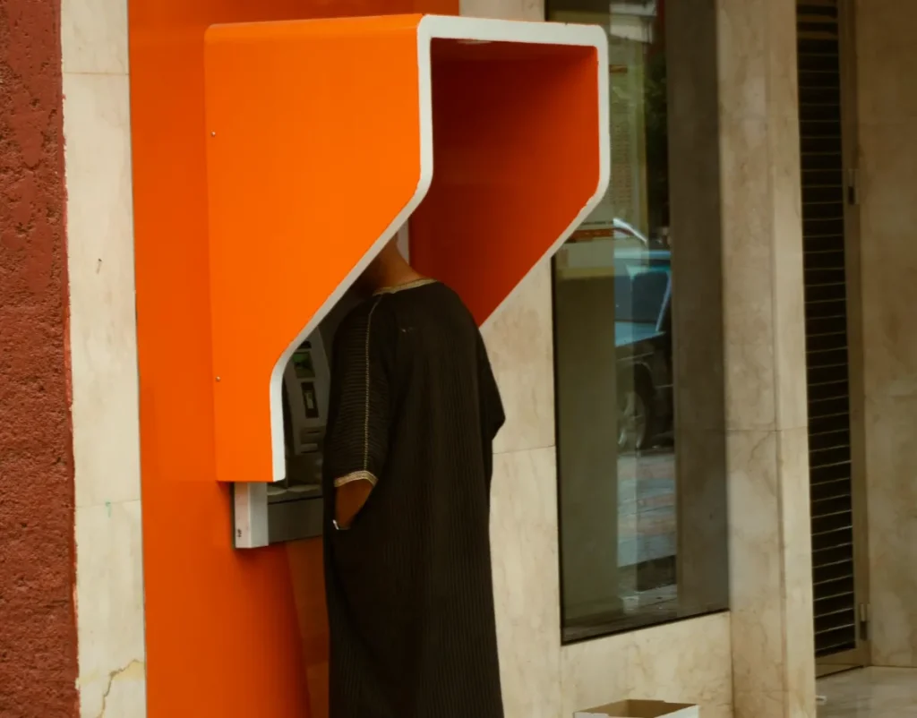 Zece bănci contestă amenzi de 3,7 miliarde lei, potrivit surselor